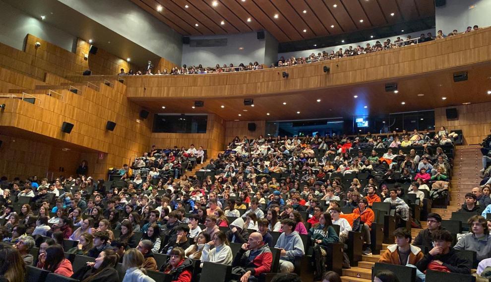 Marina Marroquí, educadora social especialista en violencia de género en el monólogo-taller 'Eso no es amor', en el Palacio de Congresos.