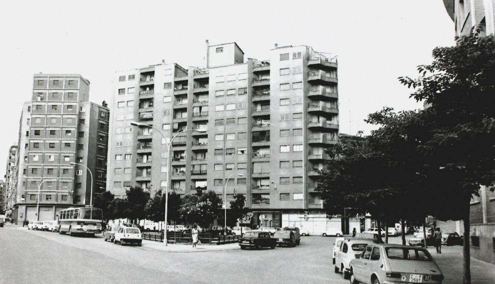 La misma plaza de Albert Schweitzer, desde otra perspectiva, en 1972.