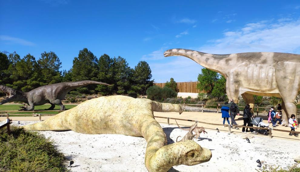'Tierra Magna', que este año incorpora las figuras de dos pequeños dinosaurios carnívoros.