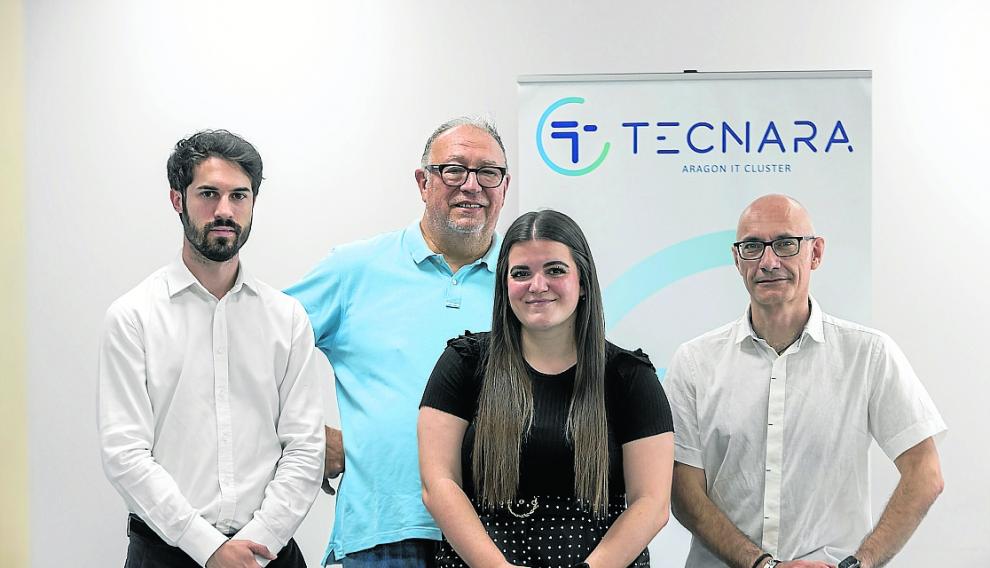 Diego Orta (ELT), Manuel Pérez Alconchel (Tecnara), Laura Márquez (Inycom) y Pedro Casero (Fundación para el desarrollo de tecnologías del hidrógeno en Aragón), del proyecto Aimonia 4.0.
