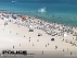 El helicóptero, nada más caer al mar en la playa de Miami Beach (Florida).