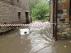El río Ésera se desborda en Benasque e inunda las calles