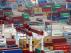 Contenedores llenos de productos para exportar en un puerto de China