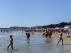 Playa de La Pineda con altos niveles de ocupación en la mañana de este viernes 12 de agosto.