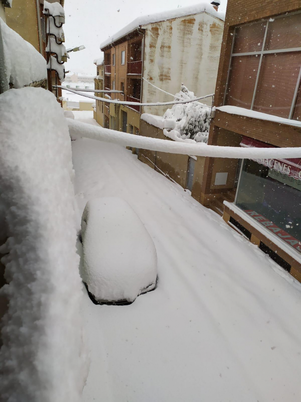 En Andorra prácticamente no se puede salir de casa porque hay medio metro de nieve