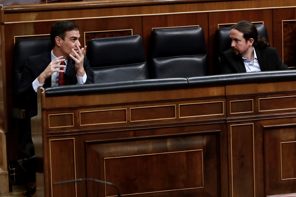 Pedro Sánchez y Pablo Iglesias, durante el pleno del Congreso.