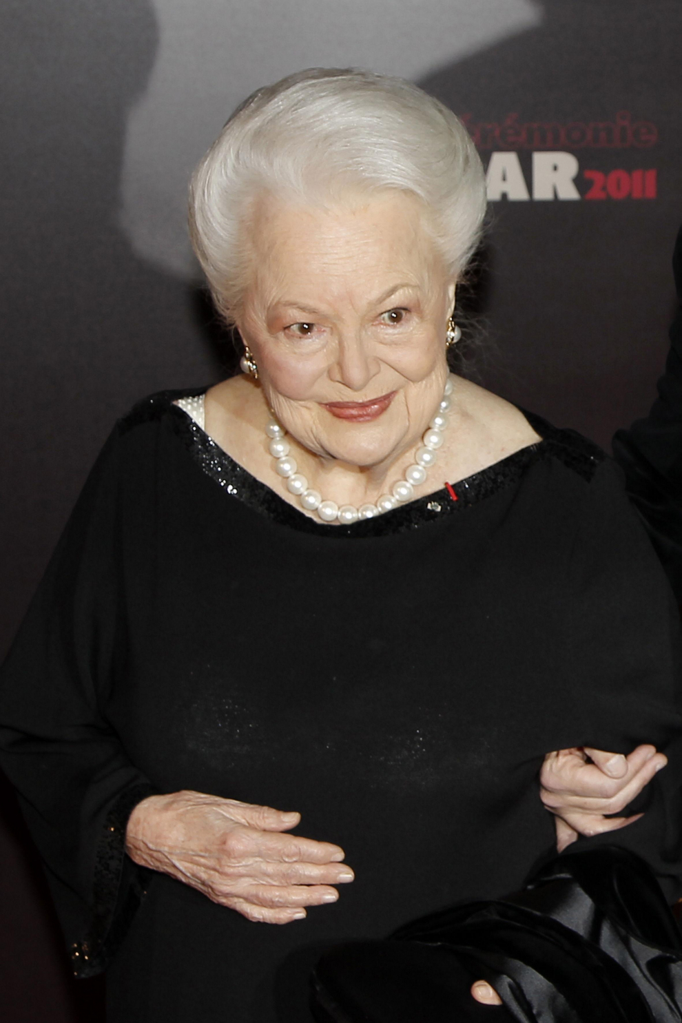 Paris (France).- (FILE) - A file picture dated 25 February 2011 shows British-US actress Olivia de Havilland arriving for the 36th Cesar awards ceremony at the Chatelet Theatre in Paris, France (reissued 26 July 2020). According to media reports, Olivia de Havilland has died aged 104. (Cine, Francia, Estados Unidos) EFE/EPA/IAN LANGSDON *** Local Caption *** 52848550 Olivia de Havilland dies at 104
