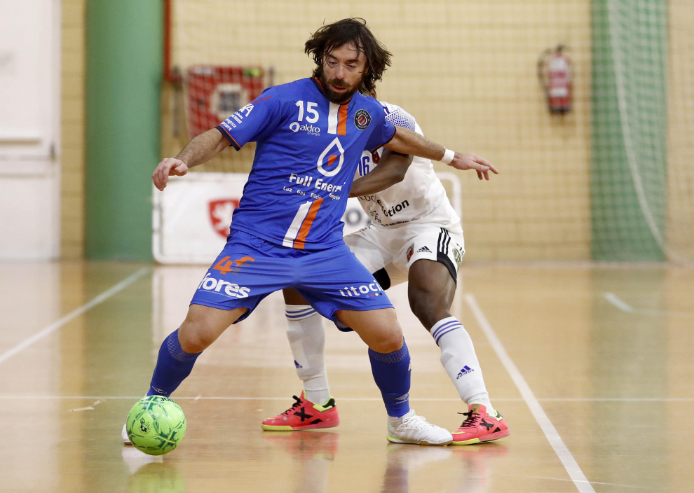 El Fútbol Emotion Zaragoza visitaba al Full Energía Zaragoza en el Pabellón de La Granja en los dieciseisavos de final de la Copa del Rey.