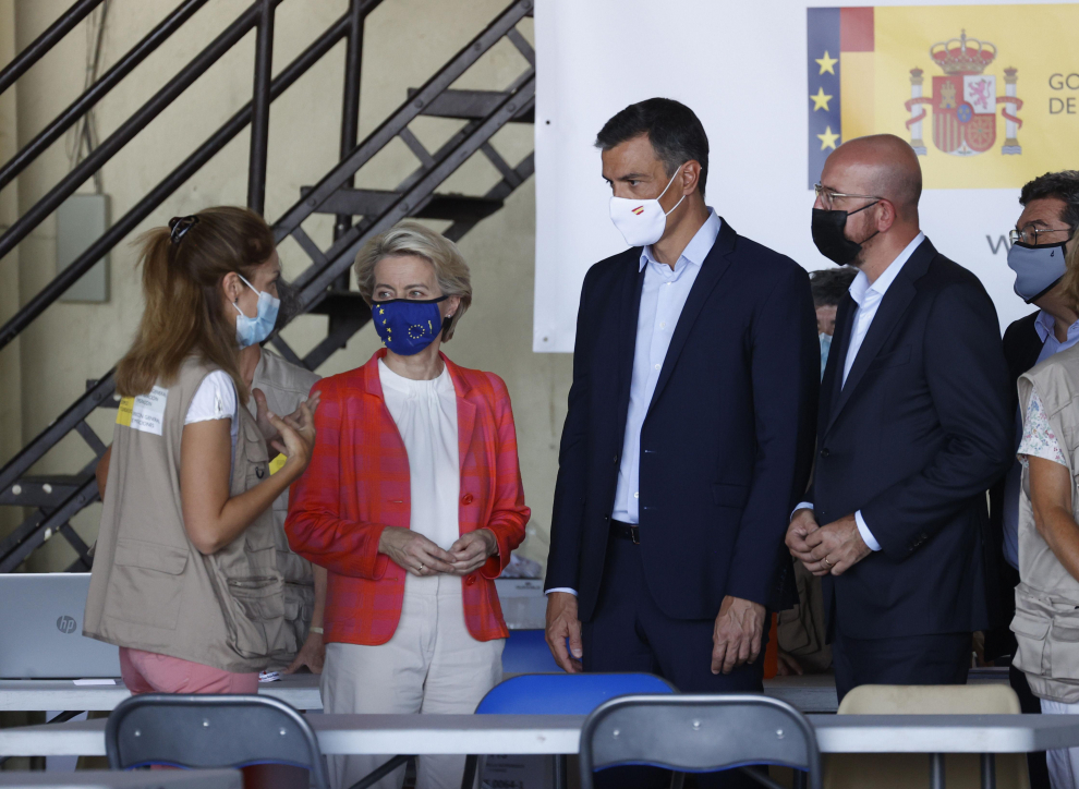 Pedro Sánchez, Ursula von der Leyen y Charles Michel visitan centro de acogida de Torrejón