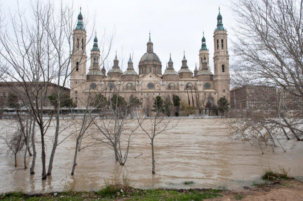 Crecida del río Ebro a su paso por Zaragoza en 2013