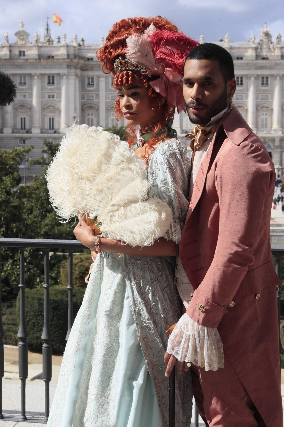 En imágenes | El vestuario de 'Los Bridgerton' visita el Teatro Real en Madrid