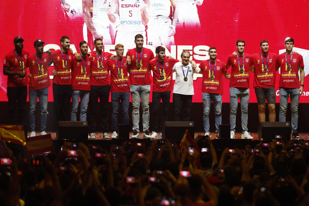 La selección española de baloncesto celebra el Eurobasket