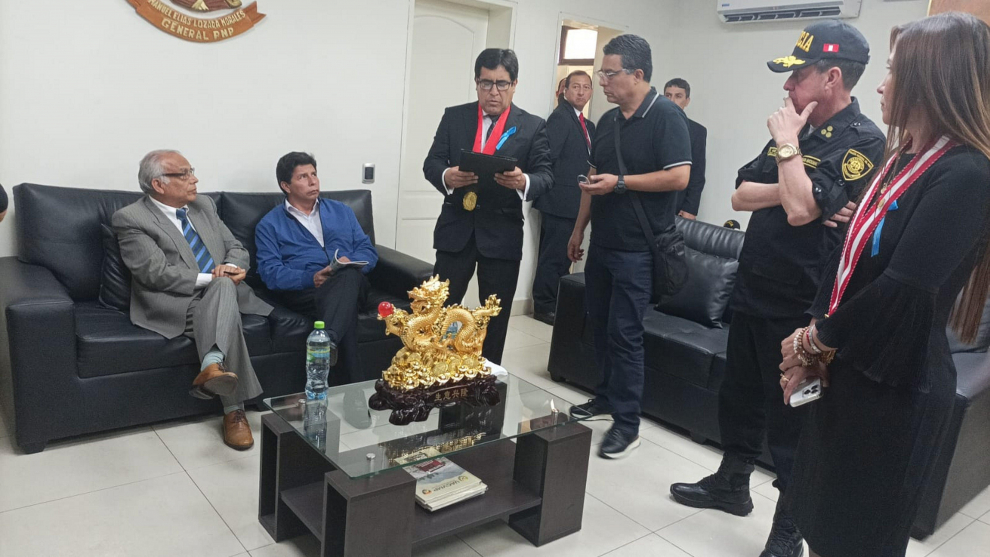 Grave crisis de Estado en Perú
