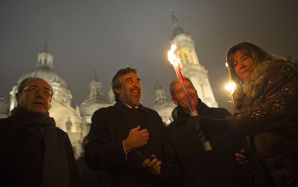 Juan Alberto Belloch en el momento de la inauguración del Belén y del mercadillo navideño