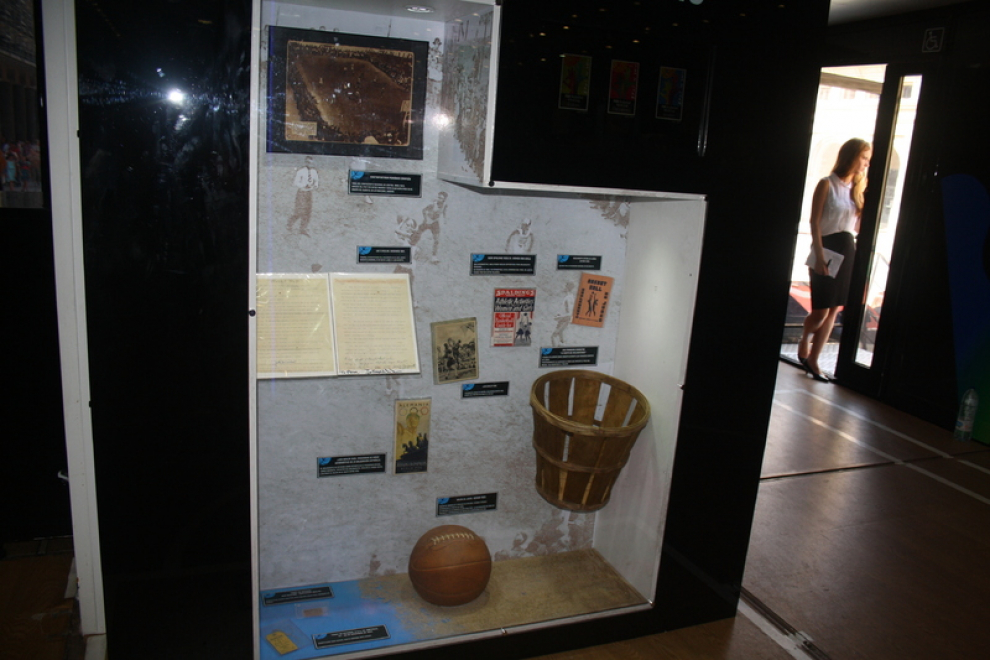 Baloncesto en la plaza del Pilar