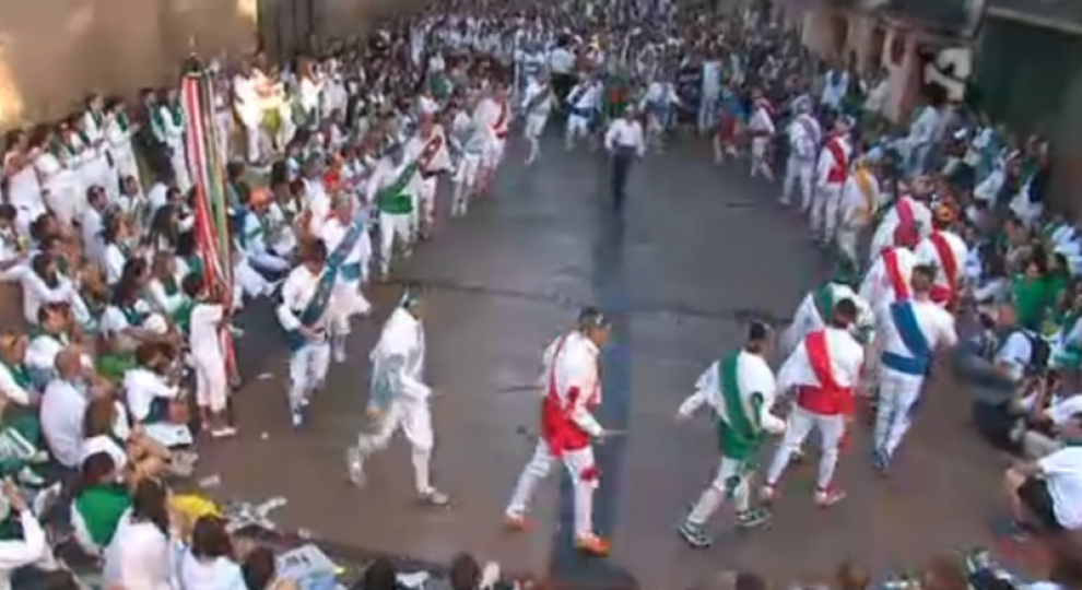 Los danzantes, en el día grande de San Lorenzo