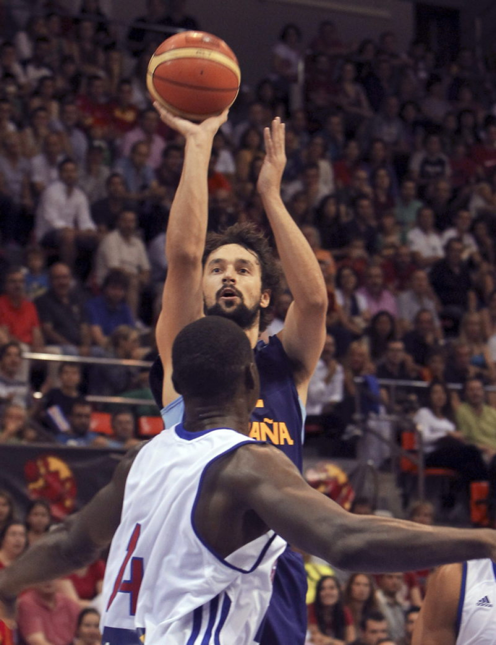 La selección de España borró de la pista a Gran Bretaña (100-44) en el octavo y último partido de la fase de preparación para el Eurobasket de Eslovenia.