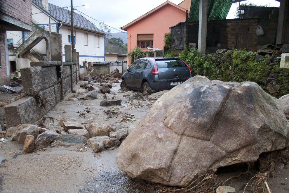 Desprendimientos producidos a consecuencia de las lluvias caídas por este temporal que asola Galicia