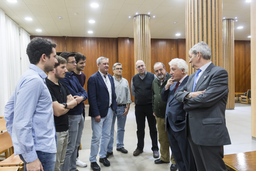 El Justicia de Aragón visita el Colegio Mayor Virgen del Carmen