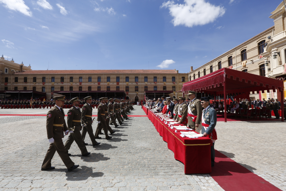 Los Reyes presiden la entrega de despachos en la Academia General Militar