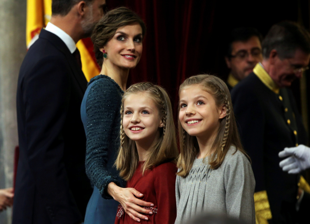 La Reina, con la princesa Leonor y la infanta Sofía.