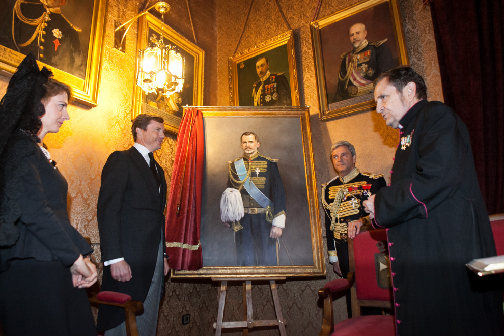 El retrato del rey Felipe VI pintado por Pepe Cerdá se descubrió al iniciar la junta general.