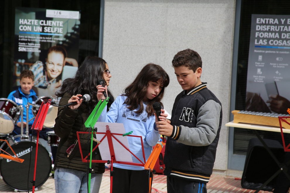 Más de 5.000 alumnos toman la calle con sus instrumentos musicales