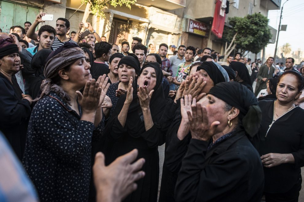 Al menos 28 muertos en un ataque contra un autobús de cristianos coptos en Egipto