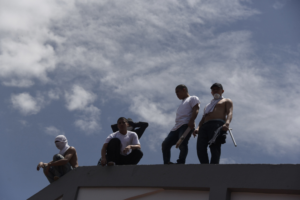 Batalla campal entre policías e internos de un correccional de menores en Guatemala