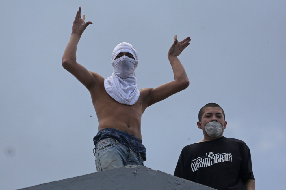 Batalla campal entre policías e internos de un correccional de menores en Guatemala