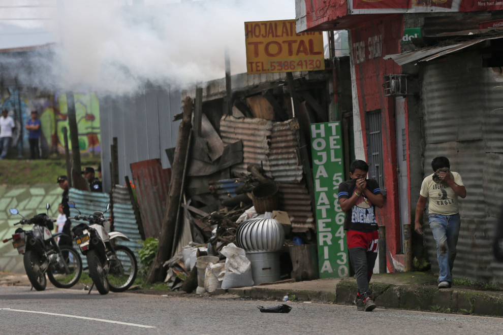 Batalla campal entre policías e internos de un correccional de menores en Guatemala