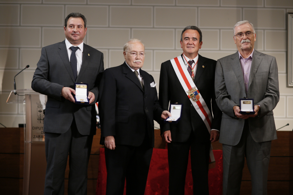 Entrega de las medallas de Santa Isabel.