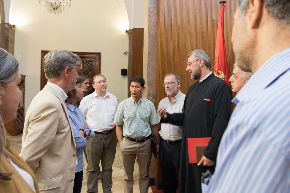 Santisteve abre una mesa de diálogo con las confesiones religiosas de la ciudad
