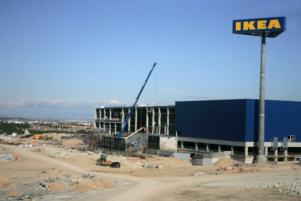 Imágenes de la construcción de la tienda de la capital aragonesa, ubicada en Puerto Venecia.