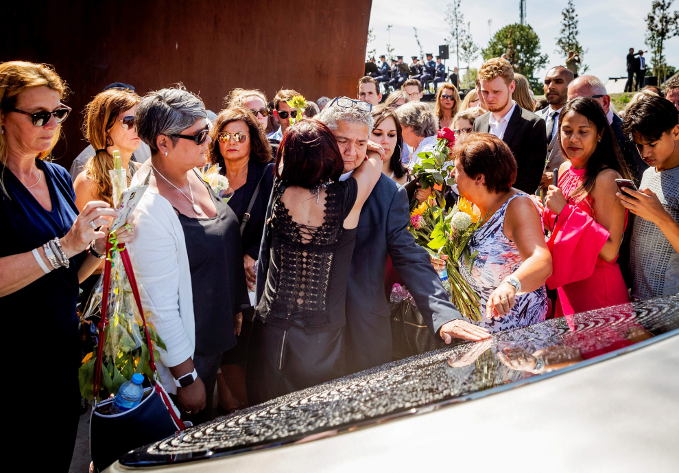 Familiares y amigos de las víctimas participaron en el homenaje.