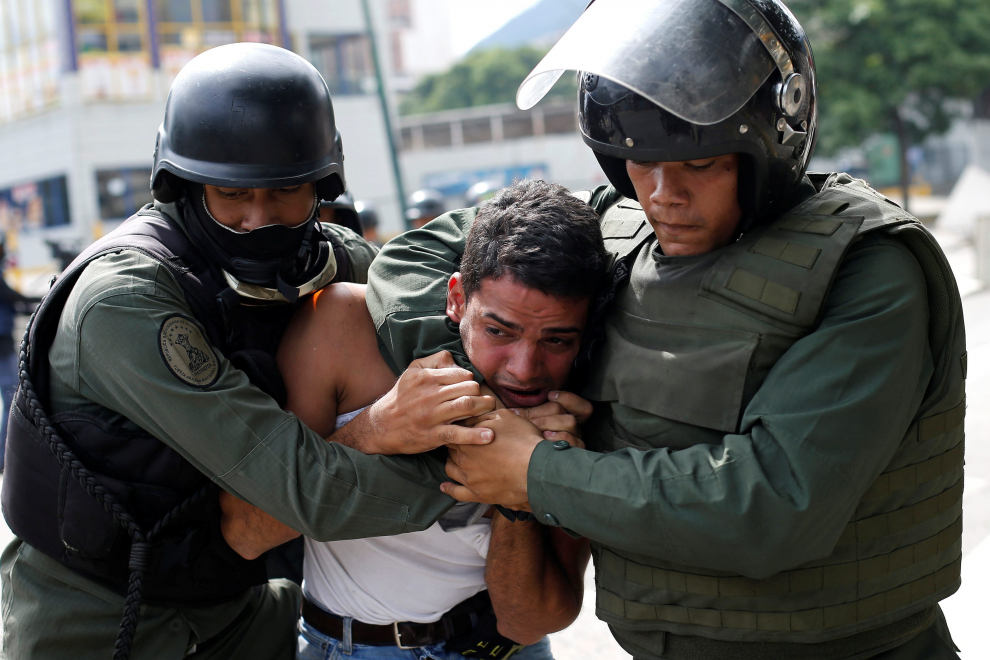 La primera jornada de la huelga opositora en Venezuela deja dos muertos y 150 detenidos