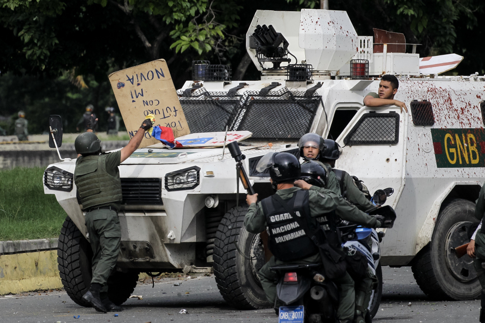 La primera jornada de la huelga opositora en Venezuela deja dos muertos y 150 detenidos