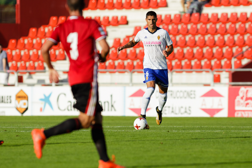 Partido de pretemporada del CD Mirandés contra el Real Zaragoza