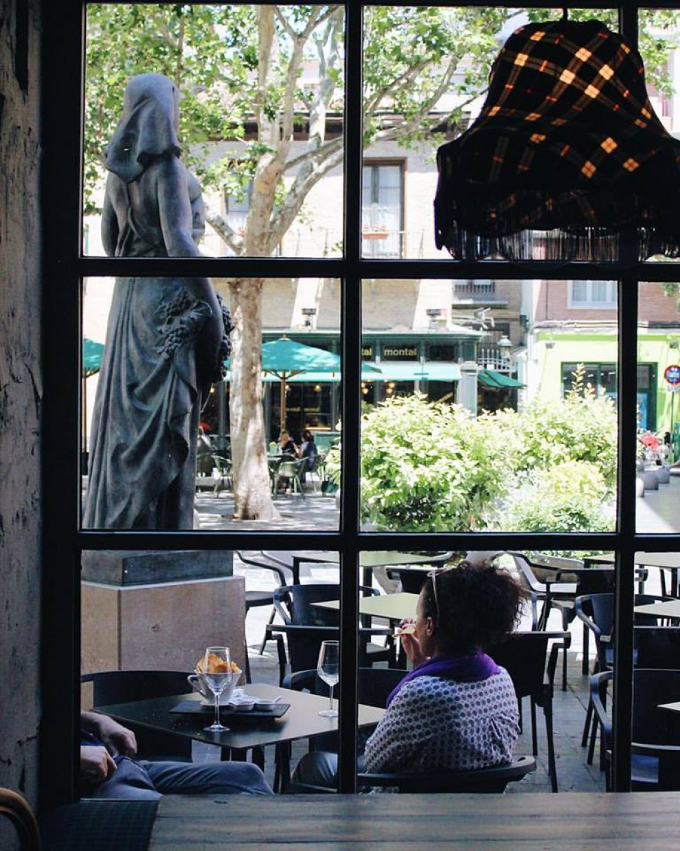 Zaragoza se suma a la moda de las cafeterías 'workplace': Doña Hipólita