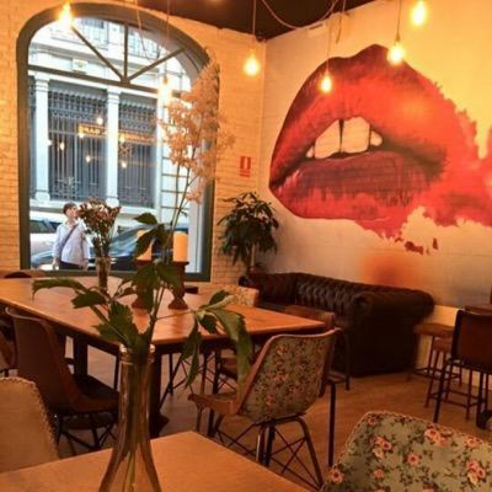 Zaragoza se suma a la moda de las cafeterías 'workplace': La Clandestina.
