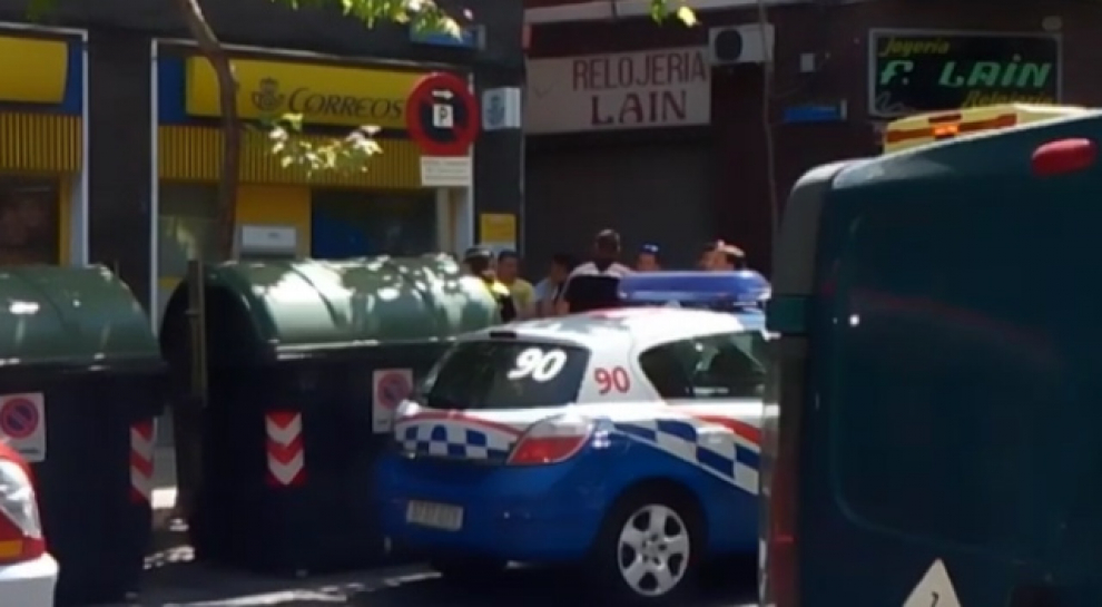 Herido un menor tras caer a un patio interior en Torrero