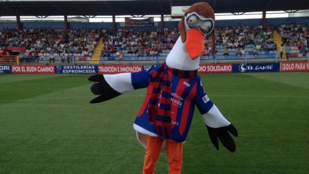 Las Mascotas Más Peculiares Del Fútbol Español