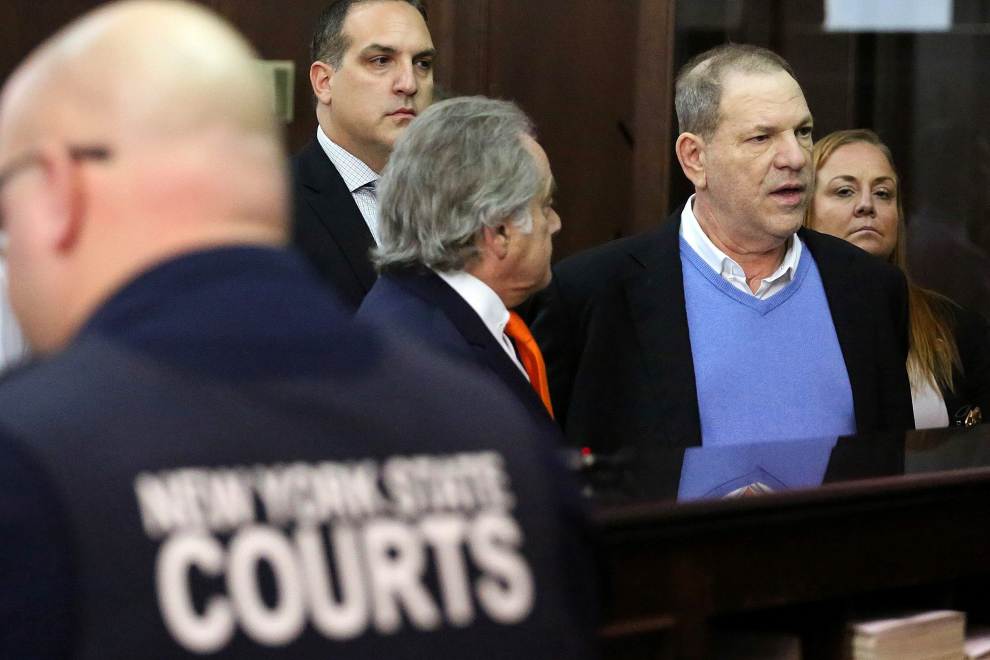 Harvey Weinstein se entrega en una comisaría de Nueva York por los cargos de abusos sexuales