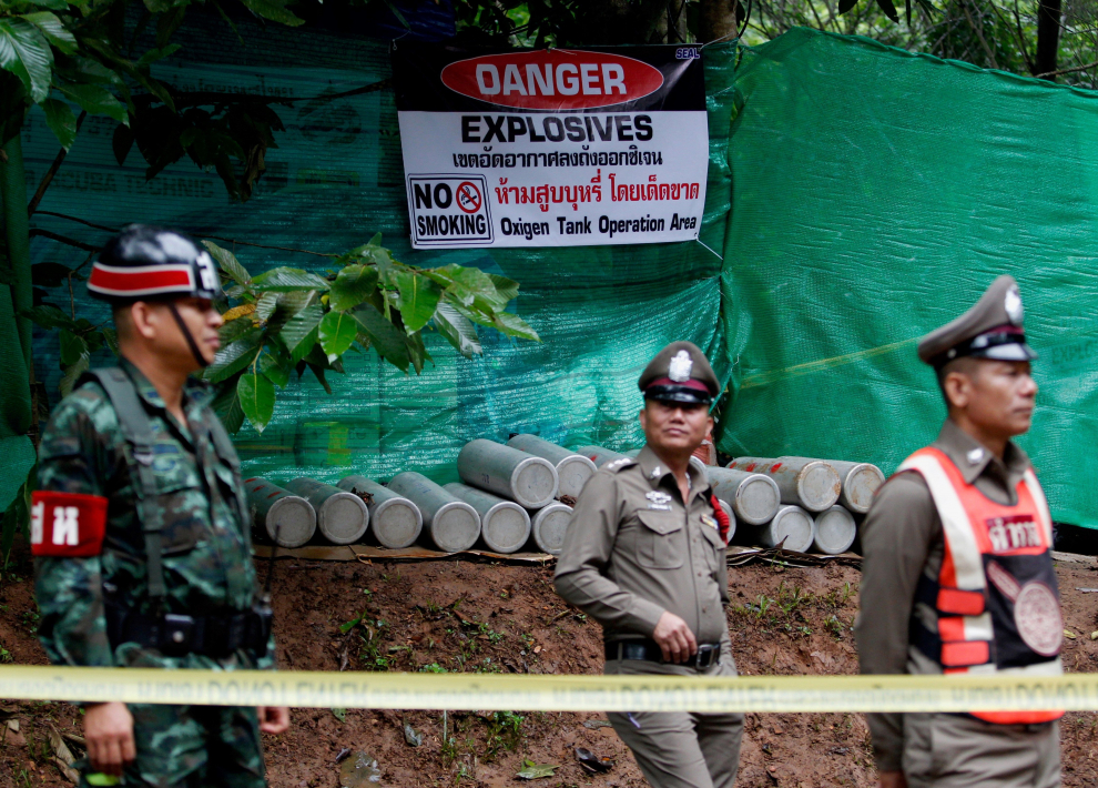 Operación de rescate de los niños y el entrenador atrapados en una cueva en Tailandia