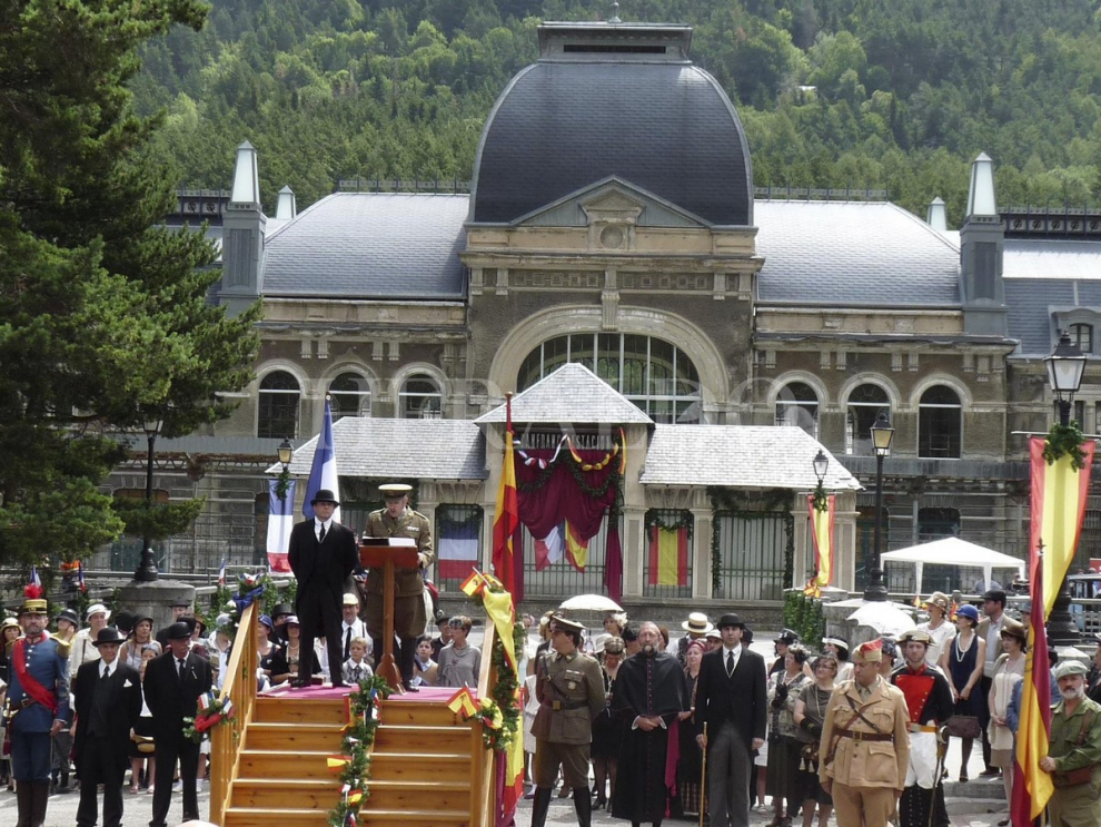 Recreación histórica en la estación del Canfranc el 18 de julio de 2014, con motivo del 86 aniversario de la inauguración.