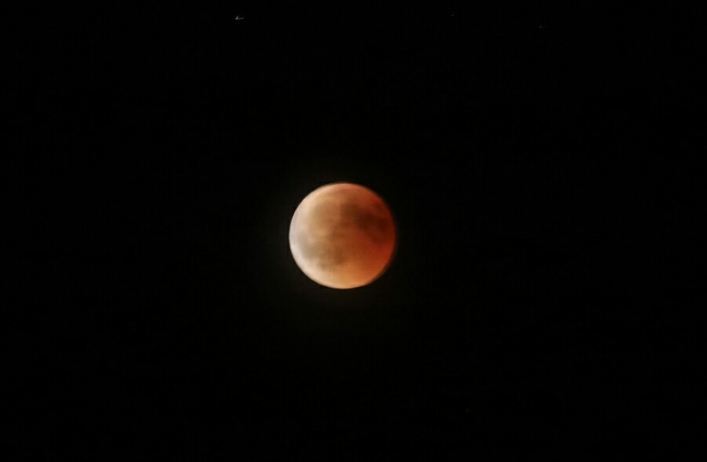 La luna roja.