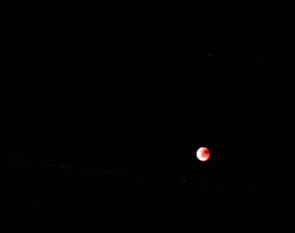 La luna roja desde Torrelapaja