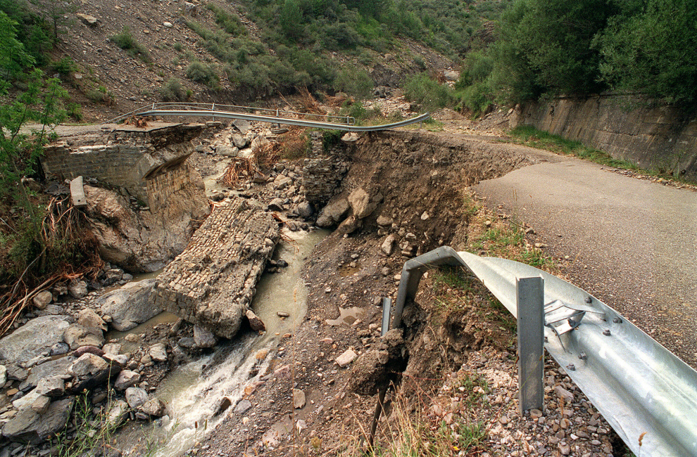 La carretera de acceso a Sobradiel después de la riada