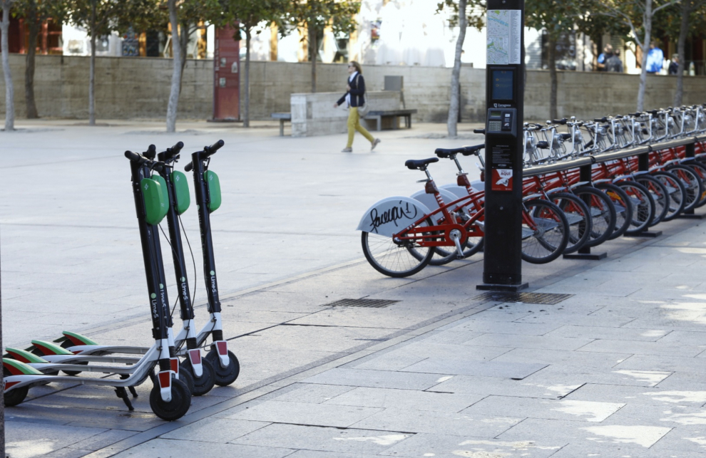 Los patinetes eléctricos de alquiler de Lime ya circulan por Zaragoza.