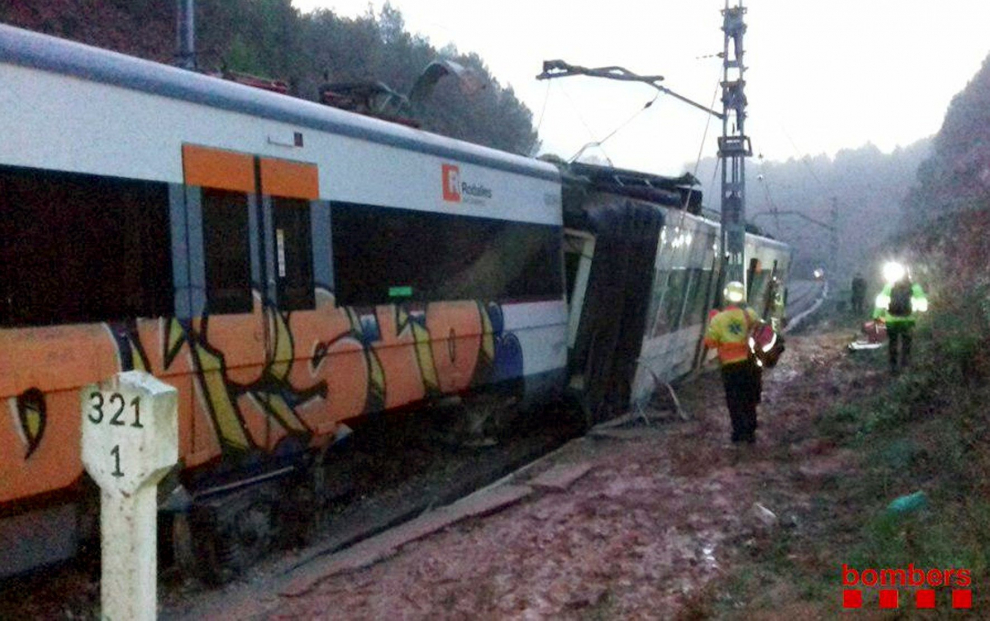Descarrilamiento de un tren de cercanías en Cataluña